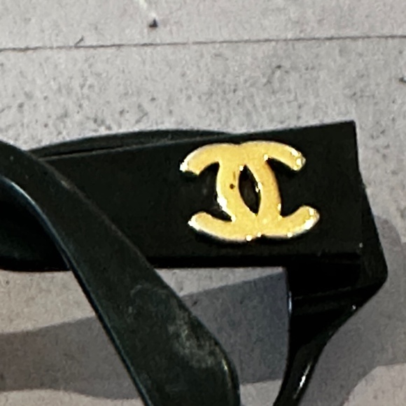 Authentic Vintage Chanel Frame - Picture 4 of 12